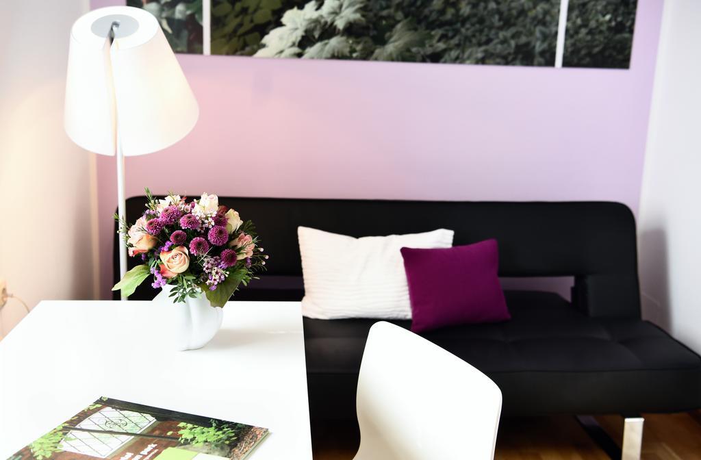 Hotel Am Alten Park เอาก์สเบิร์ก ภายนอก รูปภาพ