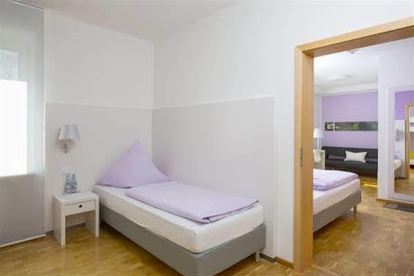 Hotel Am Alten Park เอาก์สเบิร์ก ภายนอก รูปภาพ
